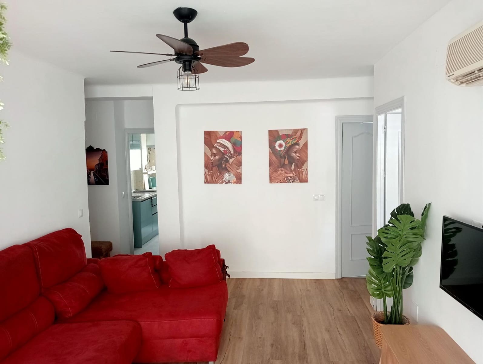 3 soverom Leilighet til leie i Sevilla by - € 850 (Ref: 9973376)