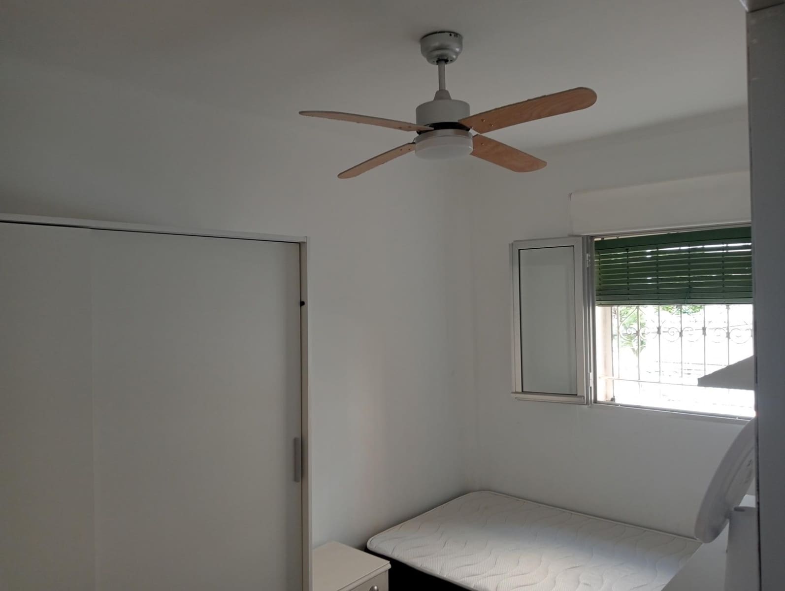 3 soverom Leilighet til leie i Sevilla by - € 850 (Ref: 9973376)