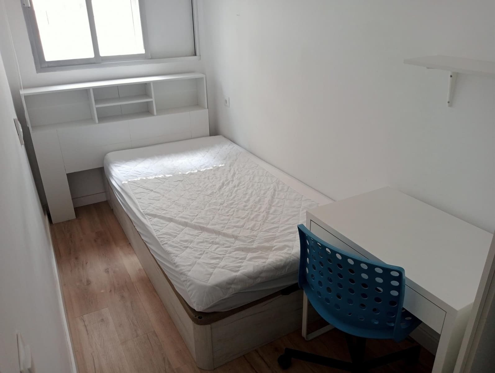 3 soverom Leilighet til leie i Sevilla by - € 850 (Ref: 9973376)