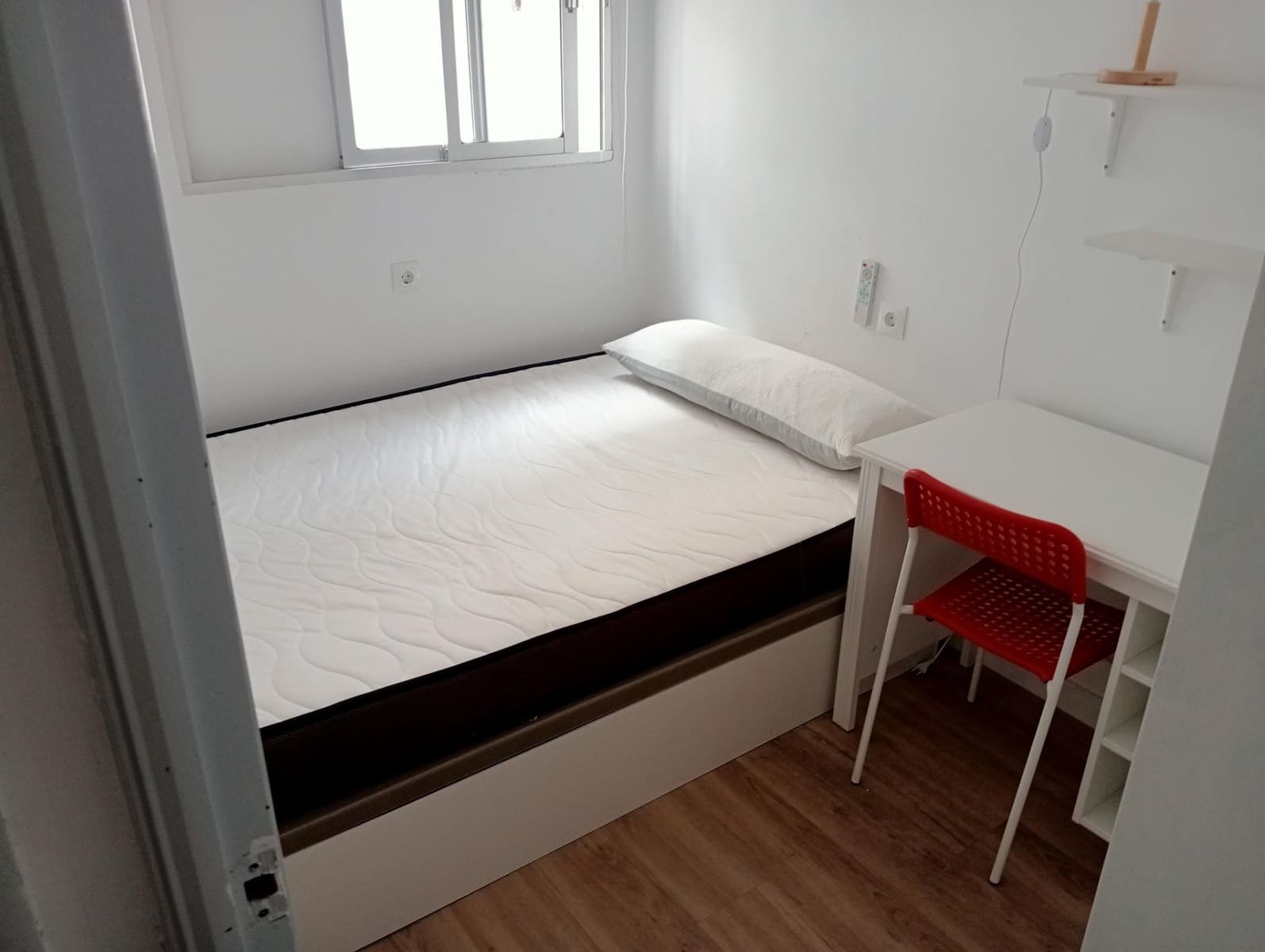 3 soverom Leilighet til leie i Sevilla by - € 850 (Ref: 9973376)