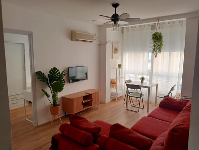3 soverom Leilighet til leie i Sevilla by - € 850 (Ref: 9973376)