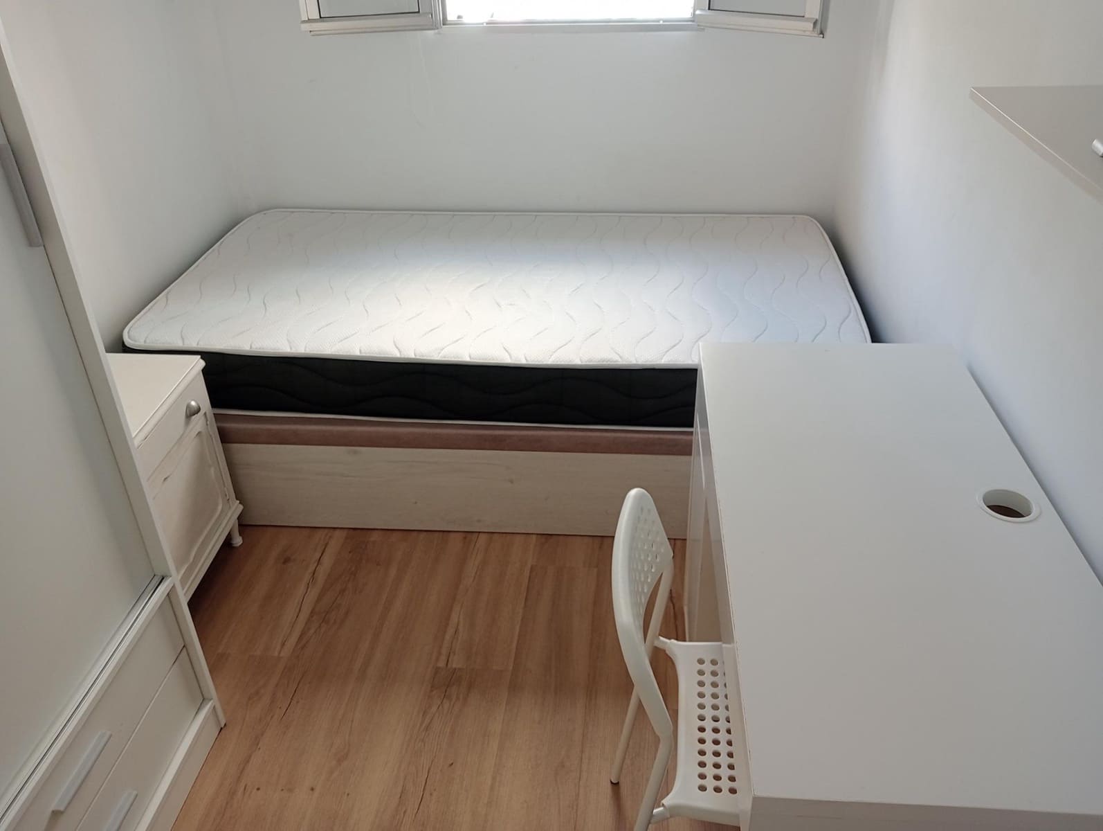 3 soverom Leilighet til leie i Sevilla by - € 850 (Ref: 9973376)