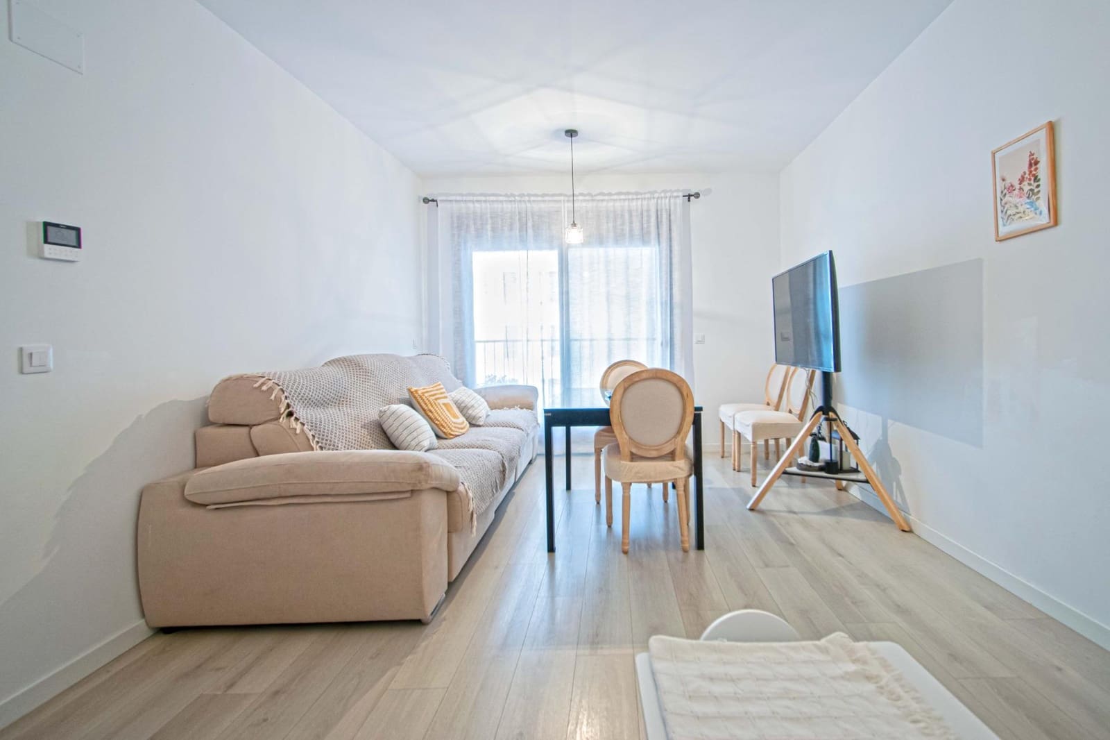 2 soverom Leilighet til salgs i Sevilla by med svømmebasseng garasje - € 212 000 (Ref: 9973378)