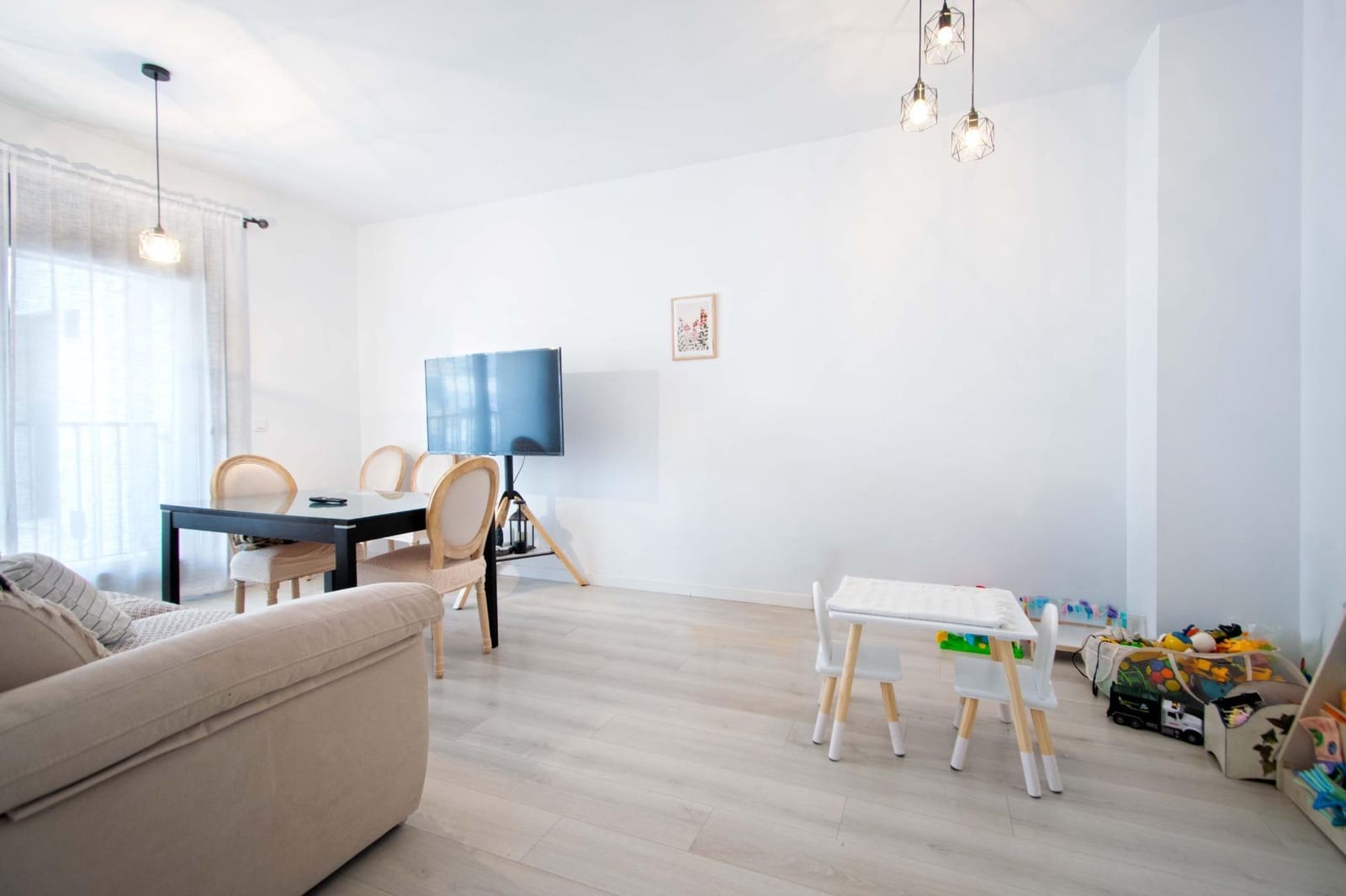 2 soverom Leilighet til salgs i Sevilla by med svømmebasseng garasje - € 212 000 (Ref: 9973378)