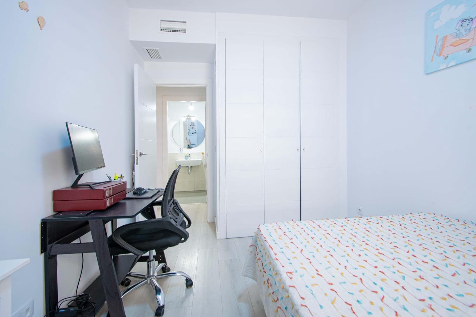 2 soverom Leilighet til salgs i Sevilla by med svømmebasseng garasje - € 212 000 (Ref: 9973378)