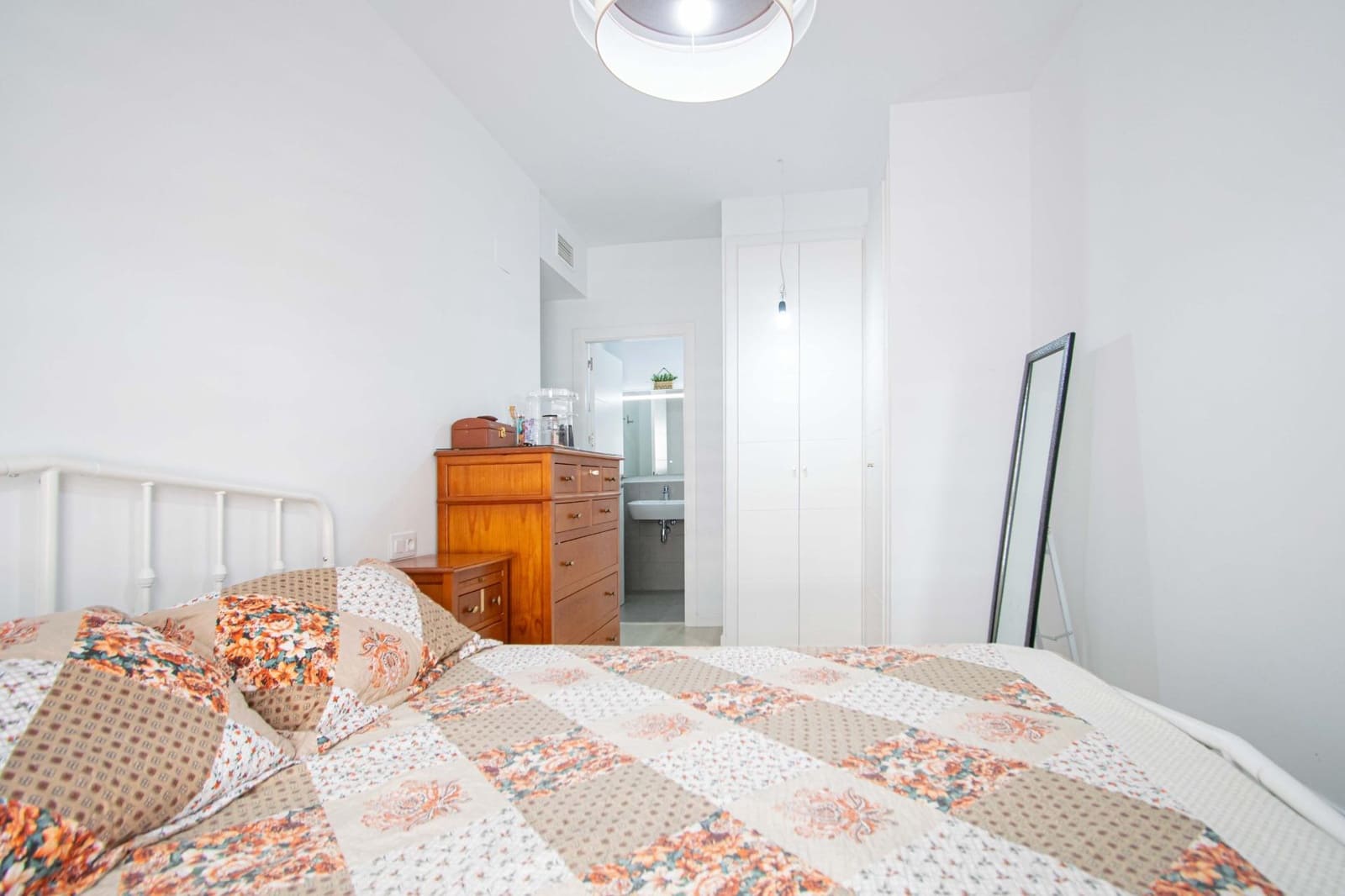 2 soverom Leilighet til salgs i Sevilla by med svømmebasseng garasje - € 212 000 (Ref: 9973378)