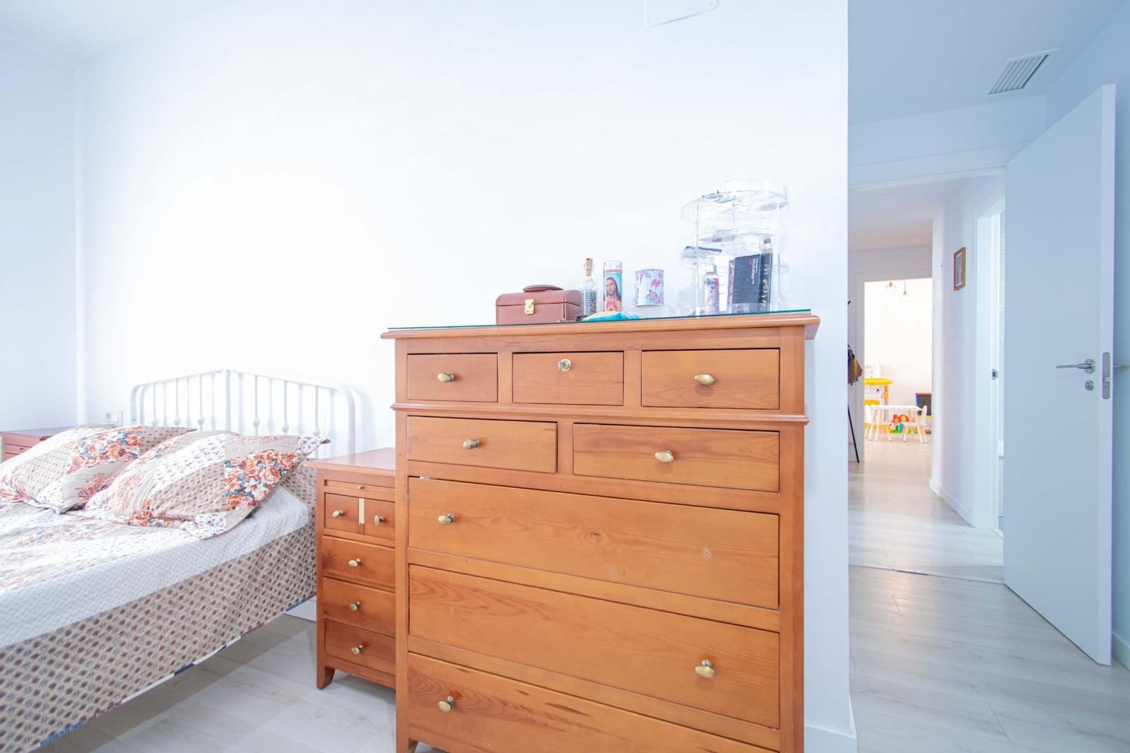 2 soverom Leilighet til salgs i Sevilla by med svømmebasseng garasje - € 212 000 (Ref: 9973378)