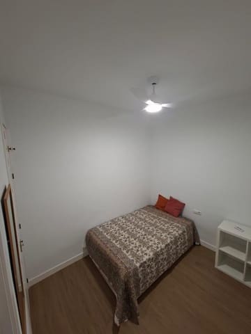 2 soveværelse Lejlighed til leje i Sevilla by - € 1.100 (Ref: 9975503)