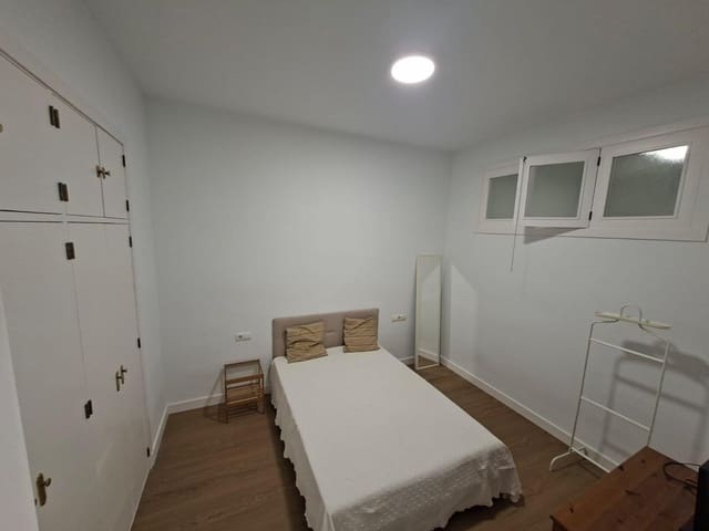 2 soveværelse Lejlighed til leje i Sevilla by - € 1.100 (Ref: 9975503)