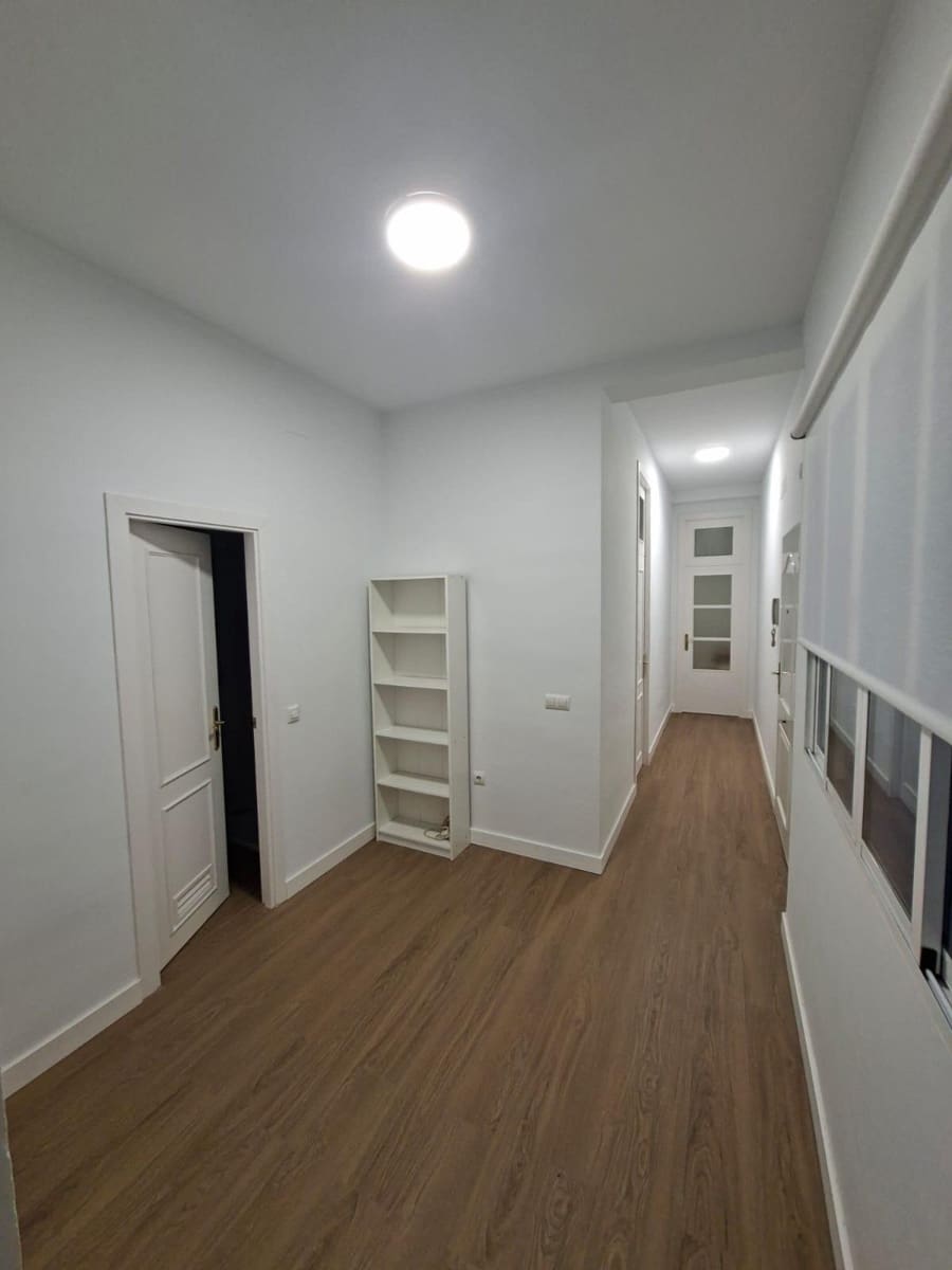 Appartement de 2 chambres à louer à Seville ville - 1 100 € (Ref: 9975503)