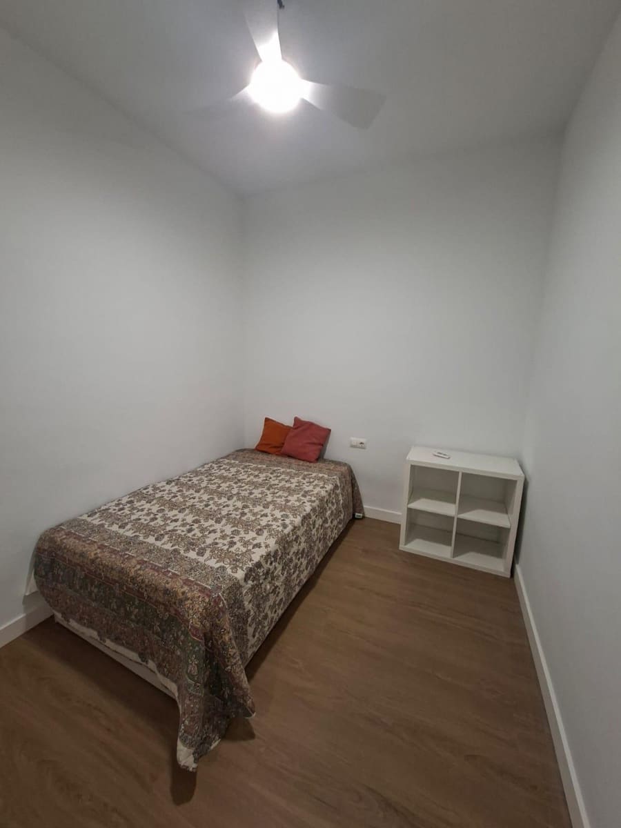 Appartement de 2 chambres à louer à Seville ville - 1 100 € (Ref: 9975503)