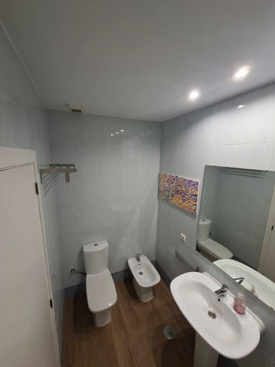 Appartement de 2 chambres à louer à Seville ville - 1 100 € (Ref: 9975503)