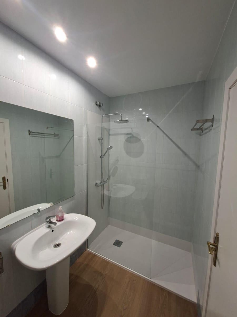Appartement de 2 chambres à louer à Seville ville - 1 100 € (Ref: 9975503)