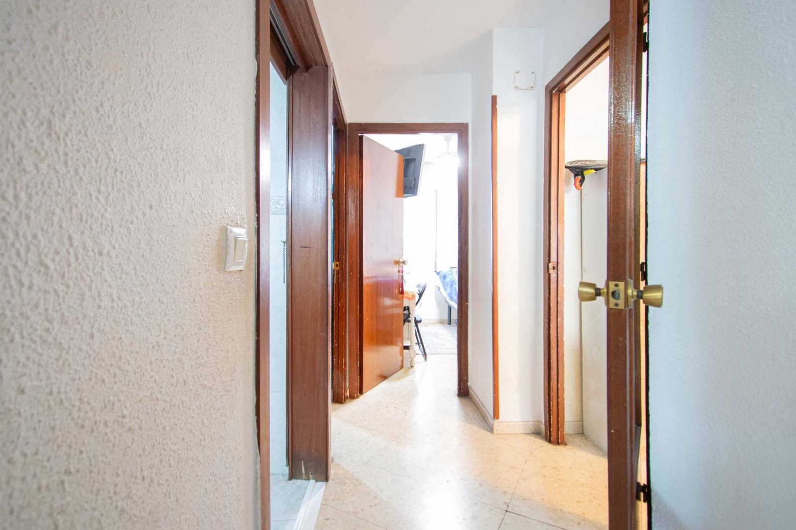3 bedroom Flat for sale in Seville city with pool - € 180,000 (Ref: 9975505)