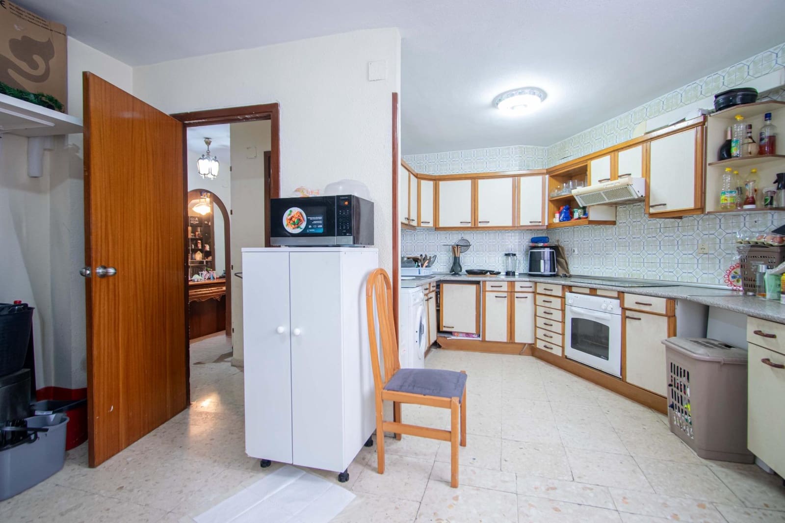 3 bedroom Flat for sale in Seville city with pool - € 180,000 (Ref: 9975505)