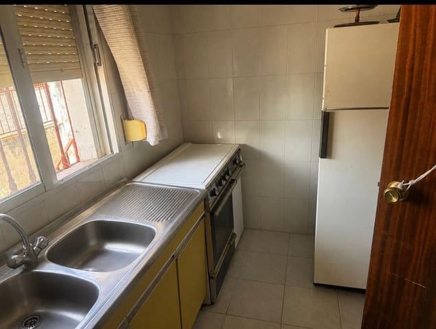 3 soverom Hus til salgs i Castilblanco de los Arroyos med svømmebasseng - € 125 000 (Ref: 9976558)