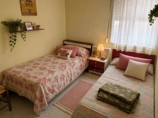 3 soverom Hus til salgs i Castilblanco de los Arroyos med svømmebasseng - € 125 000 (Ref: 9976558)