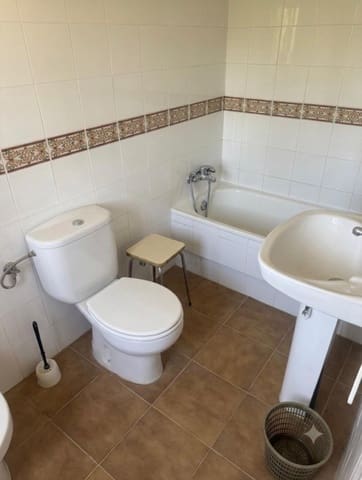 3 soverom Hus til salgs i Castilblanco de los Arroyos med svømmebasseng - € 125 000 (Ref: 9976558)