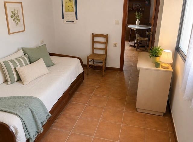 3 soverom Hus til salgs i Castilblanco de los Arroyos med svømmebasseng - € 125 000 (Ref: 9976558)