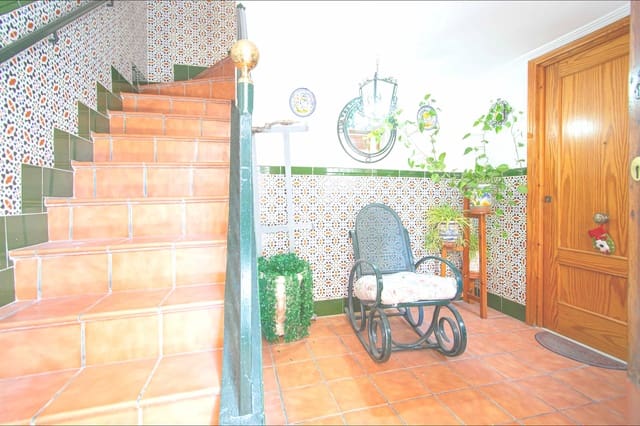 Casa de 5 habitaciones en Sevilla ciudad en venta - 725.000 € (Ref: 9976559)