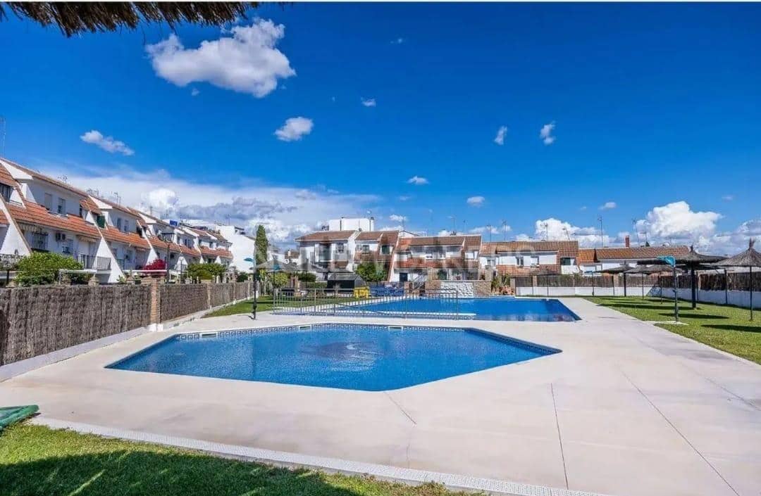 4 soverom Rekkehus til salgs i Tomares med garasje - € 298 000 (Ref: 9977378)