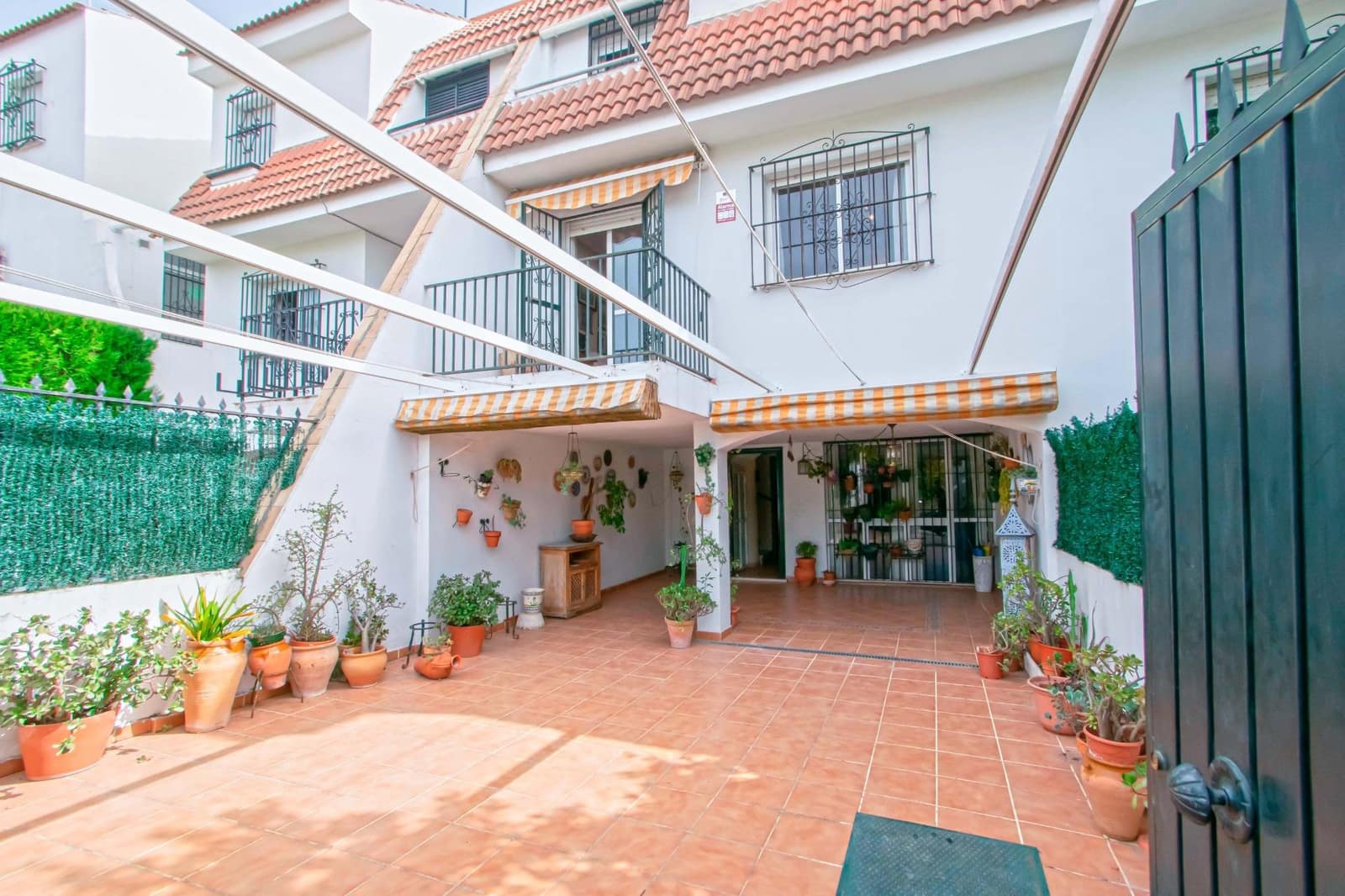 4 soverom Rekkehus til salgs i Tomares med garasje - € 298 000 (Ref: 9977378)