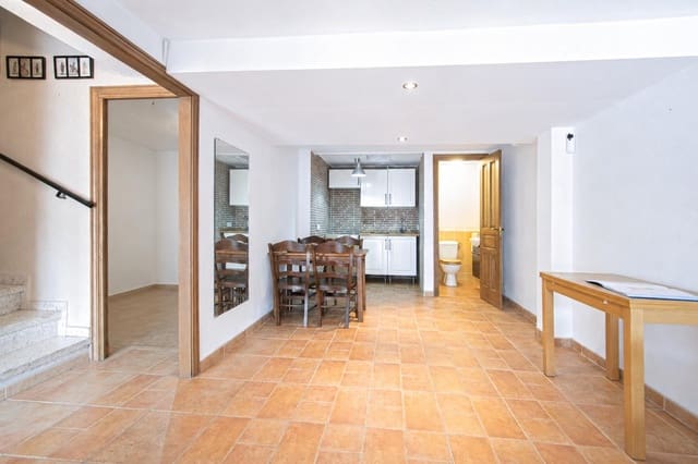 4 soveværelse Rækkehus til salg i Tomares med garage - € 298.000 (Ref: 9977378)