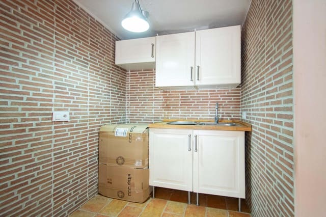 4 soveværelse Rækkehus til salg i Tomares med garage - € 298.000 (Ref: 9977378)
