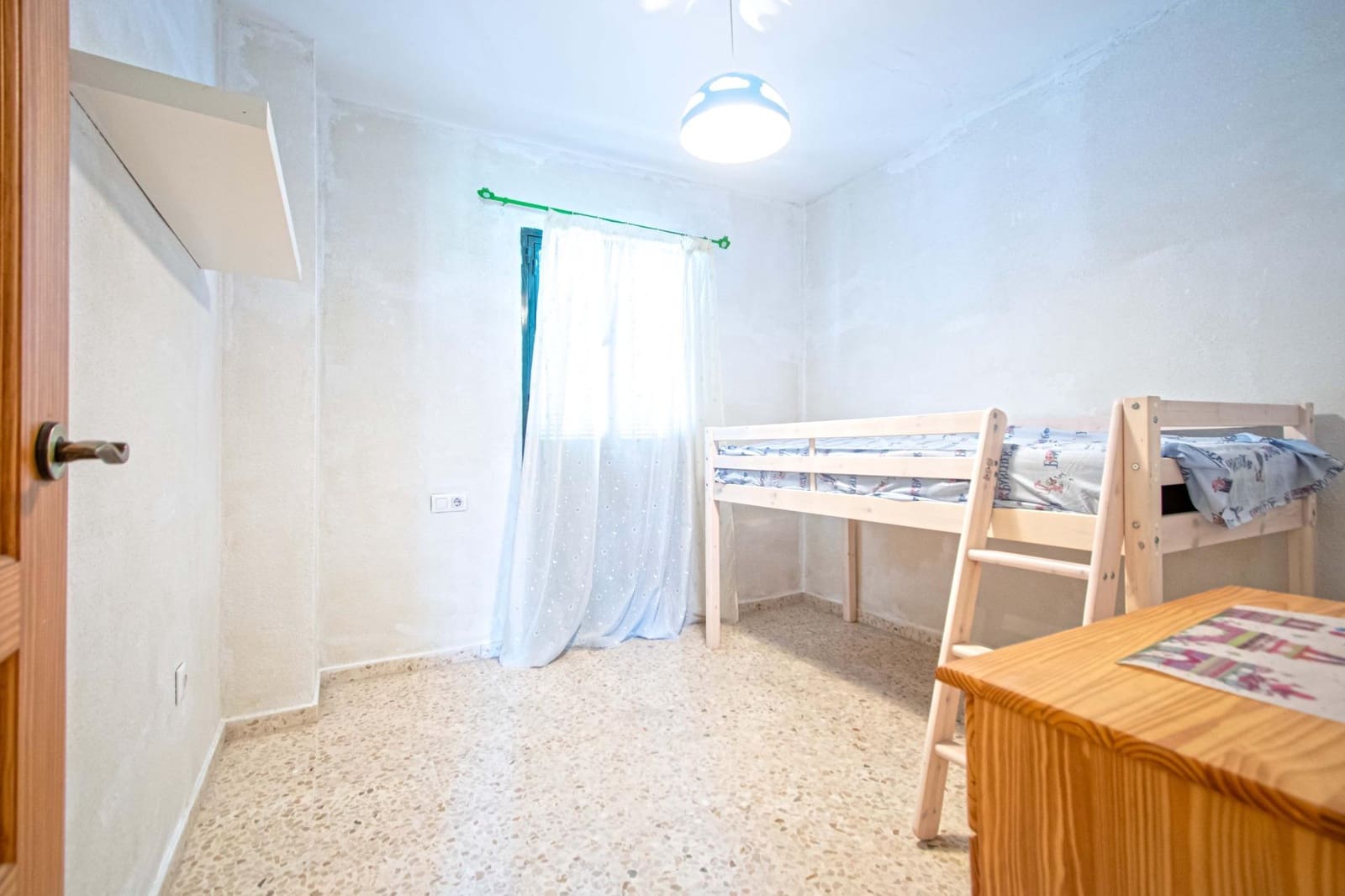 4 makuuhuone Rivitalo myytävänä paikassa Tomares mukana 
autotalli - 298 000 € (Ref: 9977378)