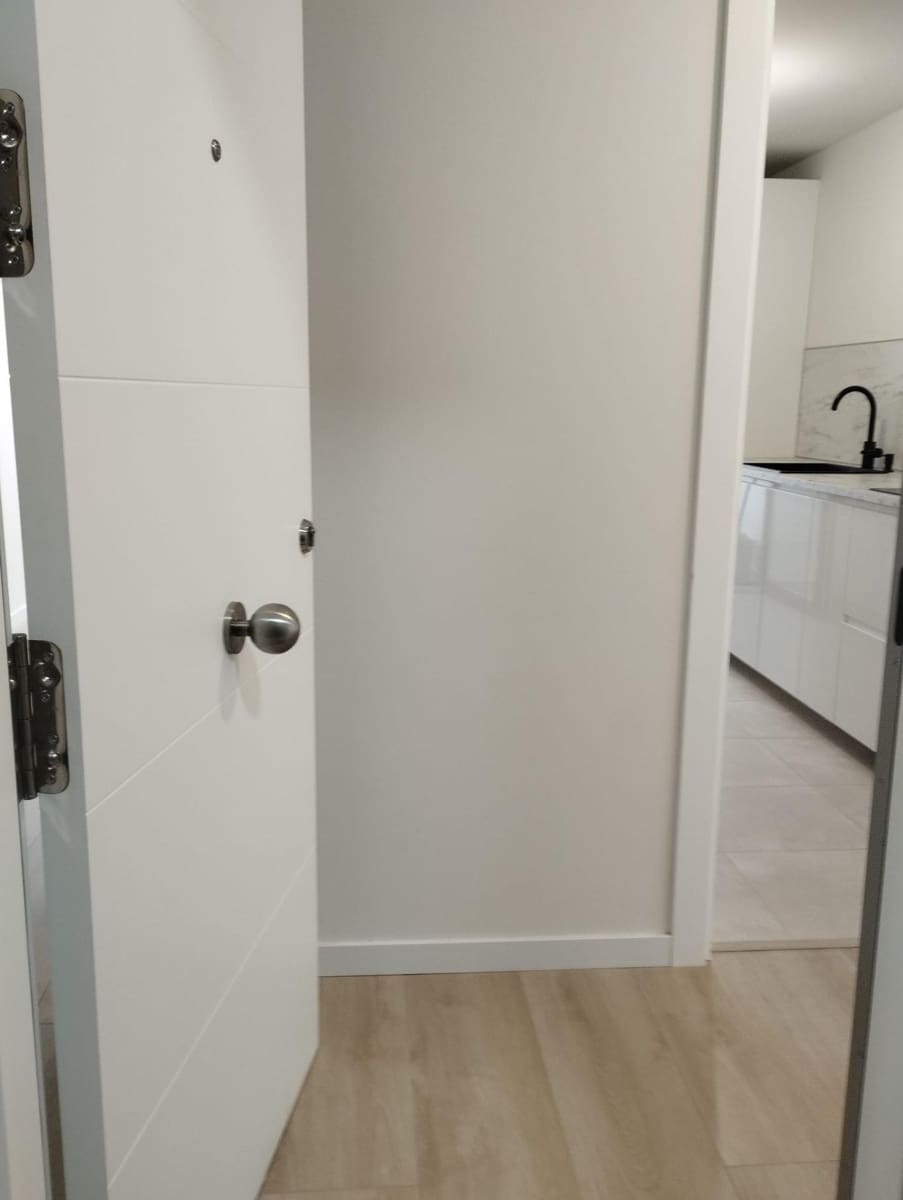 3 quarto Apartamento para arrendar em Sevilha cidade com piscina - 850 € (Ref: 9978947)