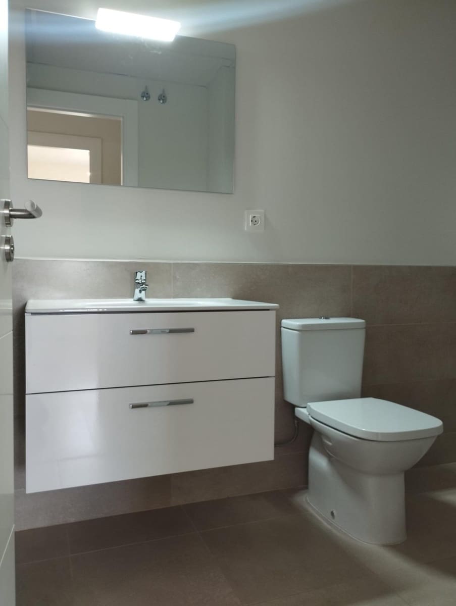 3 quarto Apartamento para arrendar em Sevilha cidade com piscina - 850 € (Ref: 9978947)