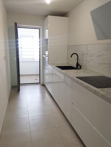 3 quarto Apartamento para arrendar em Sevilha cidade - 850 € (Ref: 9978947)