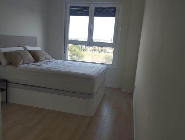 3 quarto Apartamento para arrendar em Sevilha cidade - 850 € (Ref: 9978947)