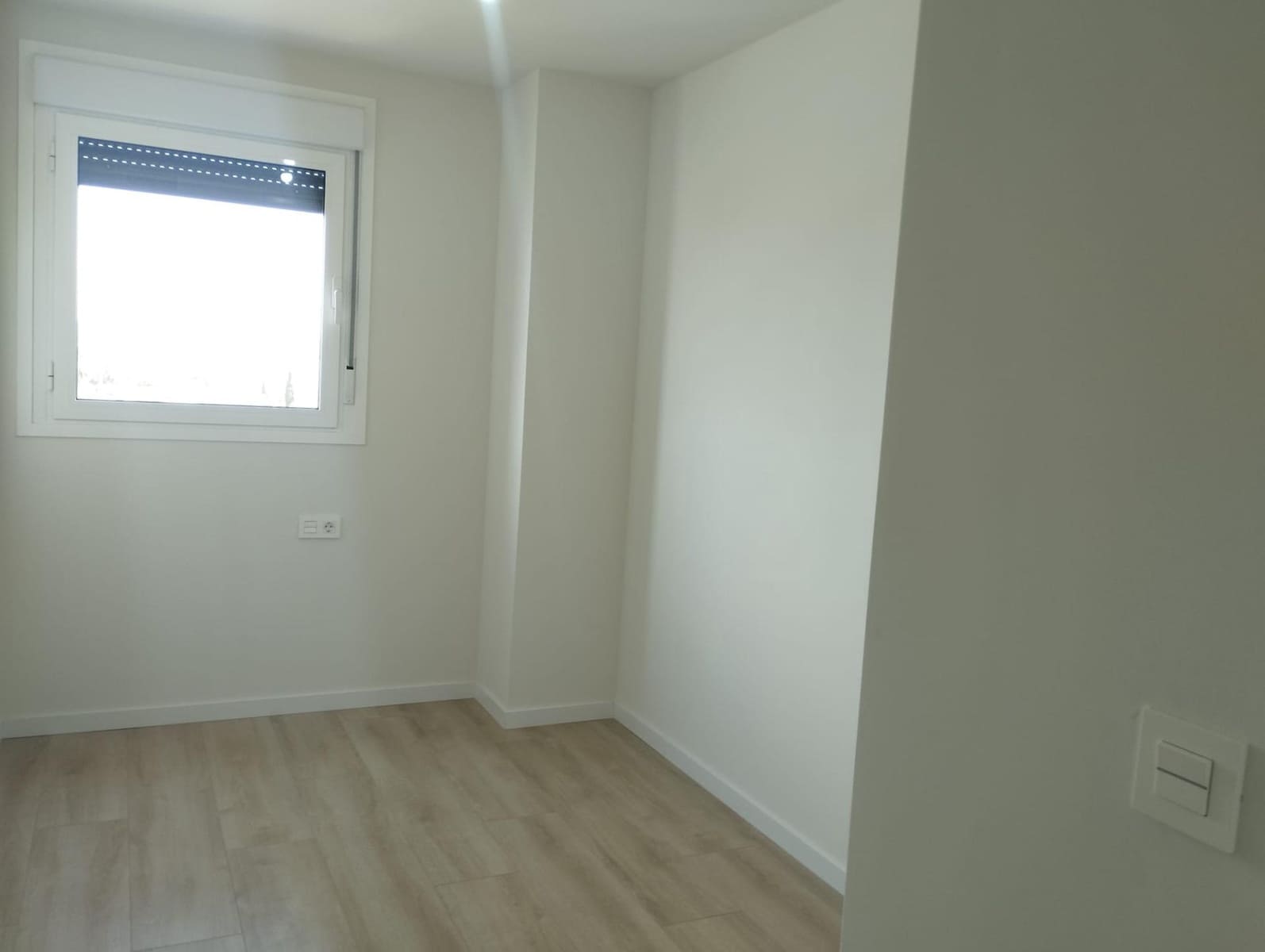 3 quarto Apartamento para arrendar em Sevilha cidade com piscina - 850 € (Ref: 9978947)