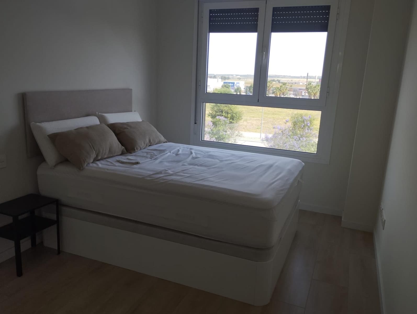 3 quarto Apartamento para arrendar em Sevilha cidade com piscina - 850 € (Ref: 9978947)