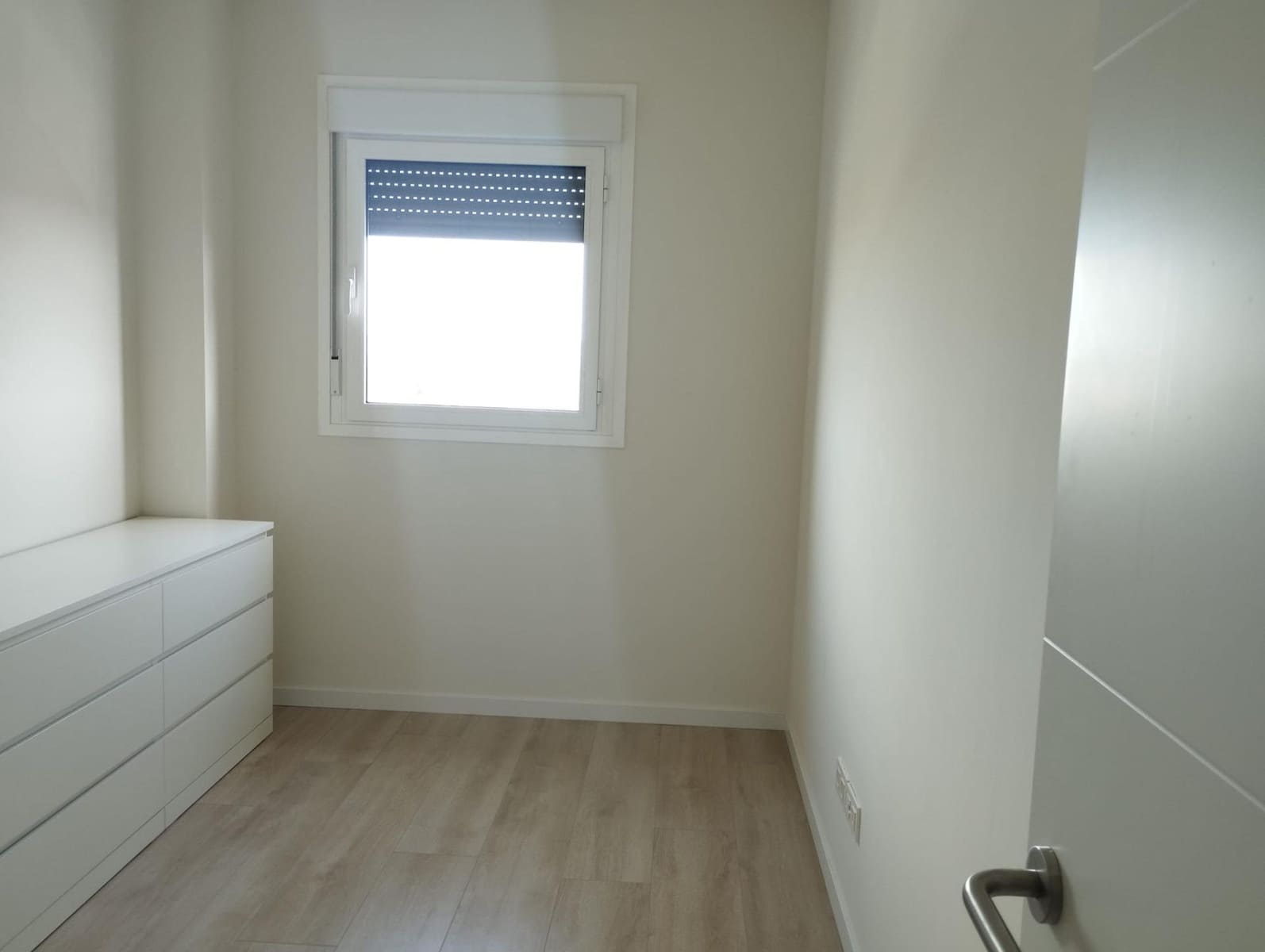 3 quarto Apartamento para arrendar em Sevilha cidade com piscina - 850 € (Ref: 9978947)