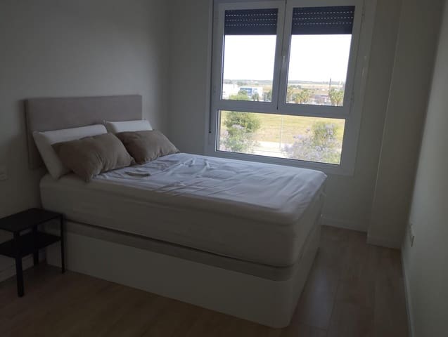 3 quarto Apartamento para arrendar em Sevilha cidade - 850 € (Ref: 9978947)
