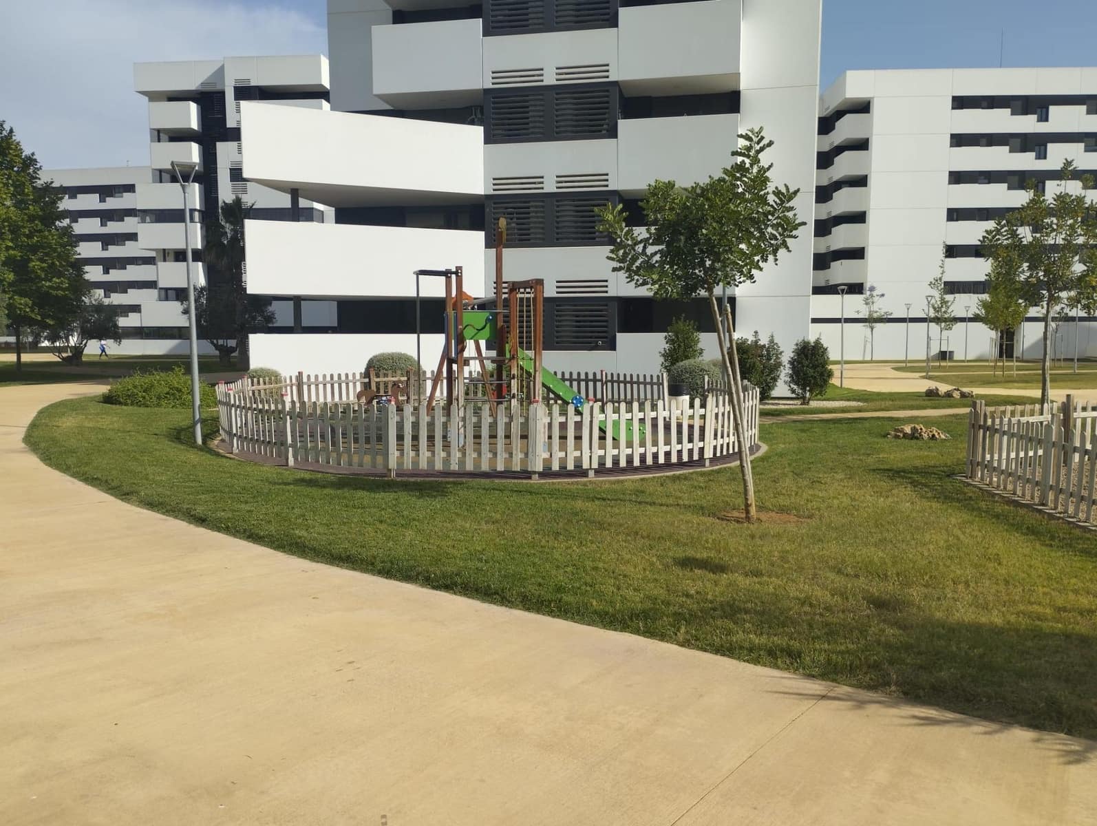 3 quarto Apartamento para arrendar em Sevilha cidade com piscina - 850 € (Ref: 9978947)