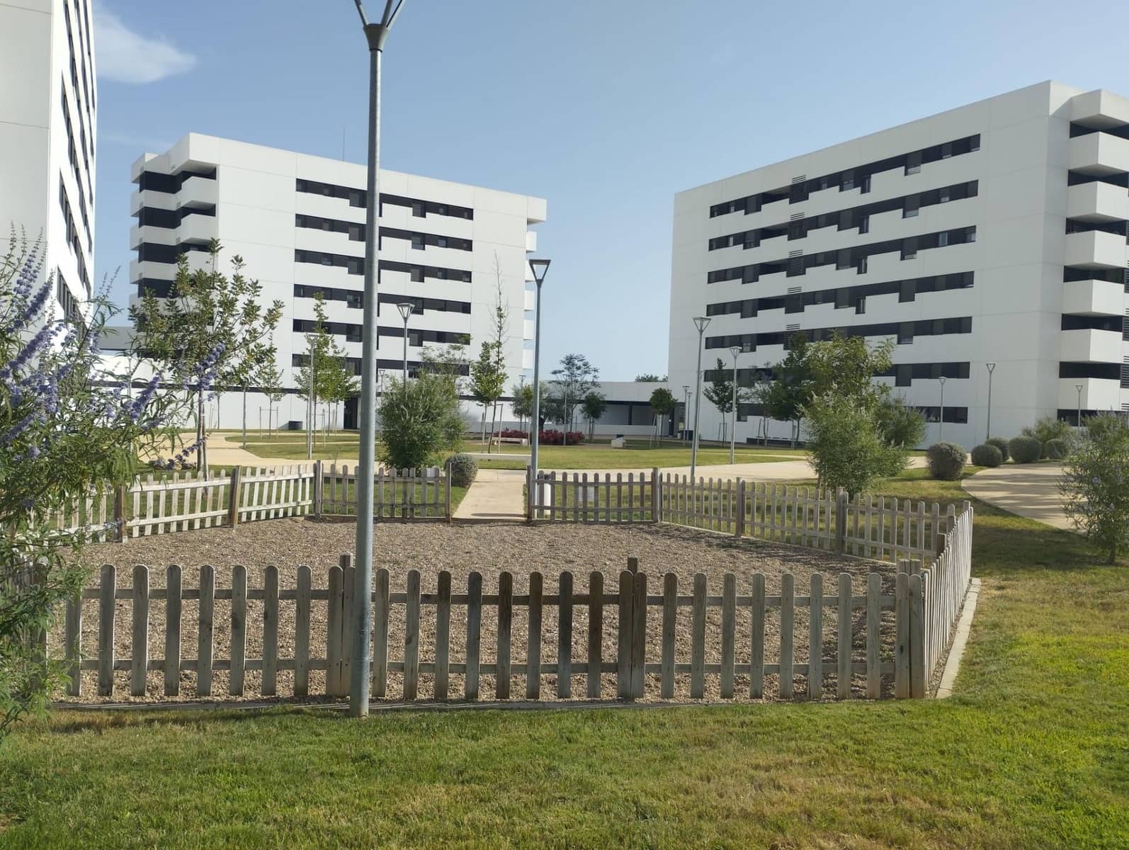 3 quarto Apartamento para arrendar em Sevilha cidade com piscina - 850 € (Ref: 9978947)