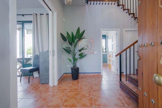 4 Zimmer Villa zu verkaufen in Burguillos mit Pool - 291.000 € (Ref: 9978948)