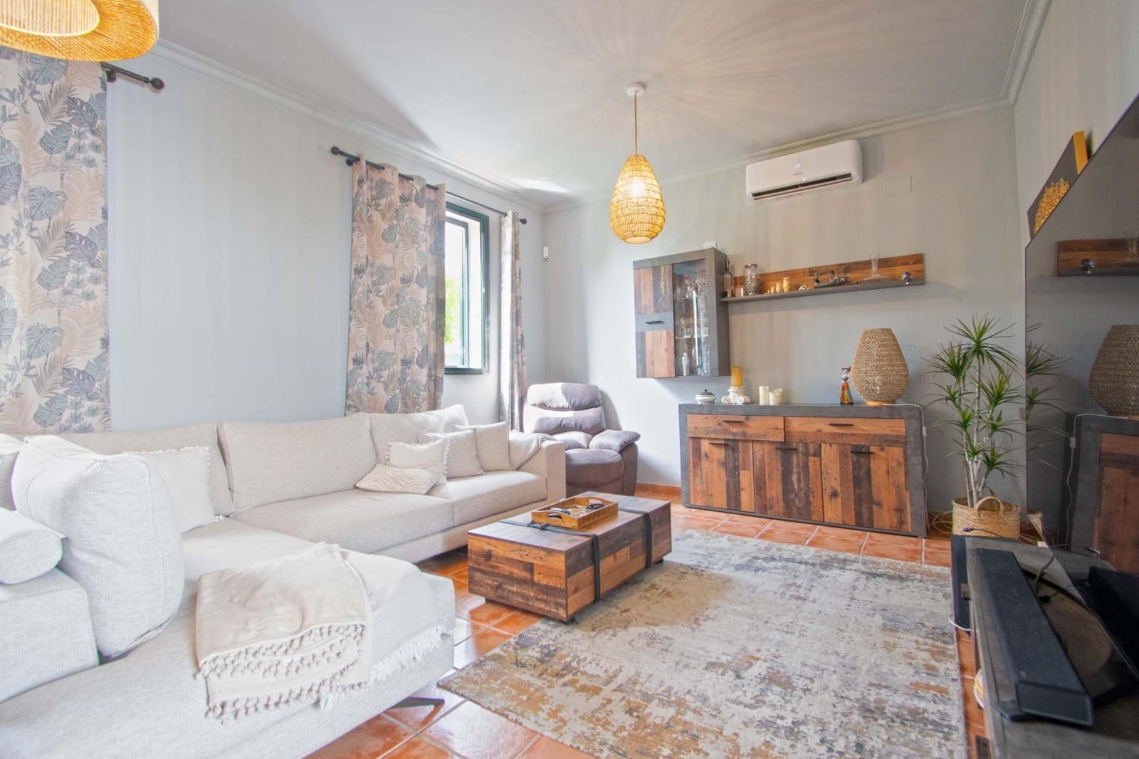 4 Zimmer Villa zu verkaufen in Burguillos mit Pool - 291.000 € (Ref: 9978948)