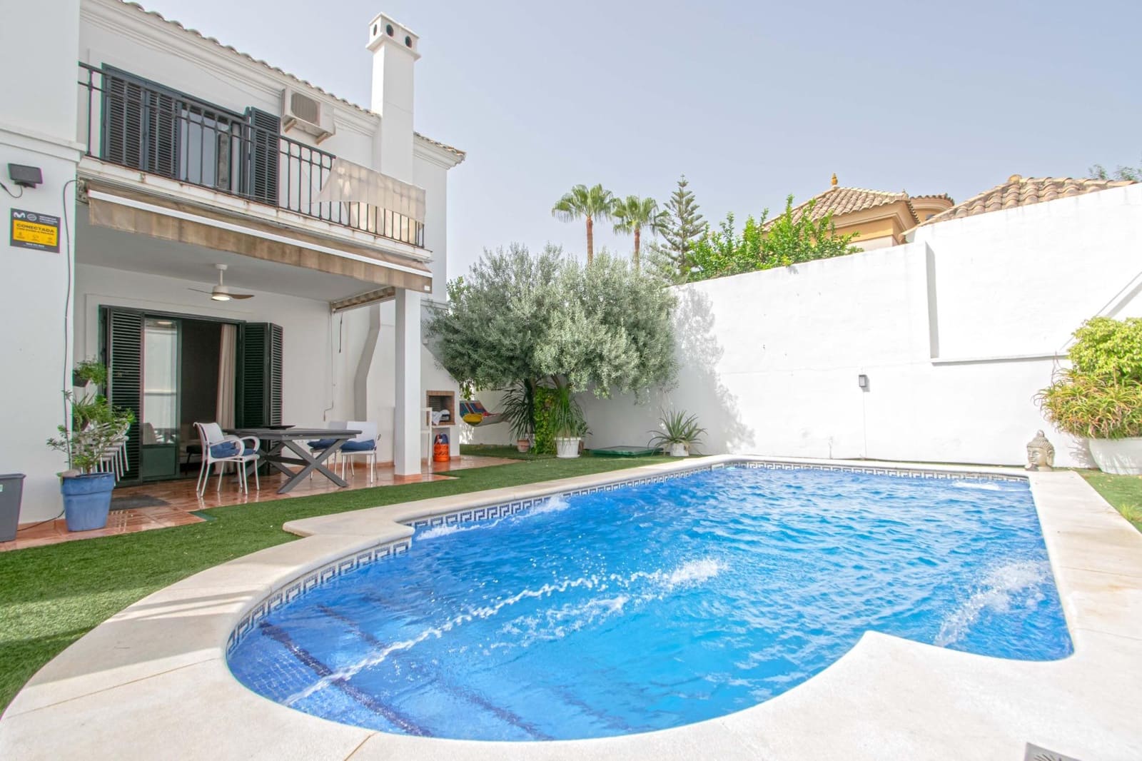 4 Zimmer Villa zu verkaufen in Burguillos mit Pool - 291.000 € (Ref: 9978948)