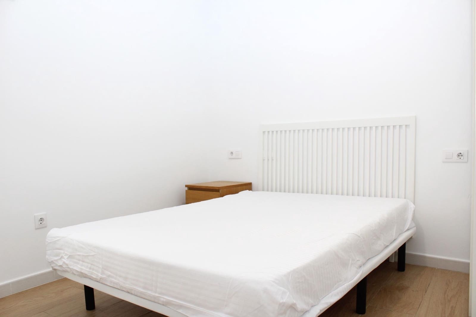 2 soveværelse Lejlighed til leje i Sevilla by - € 850 (Ref: 9978949)