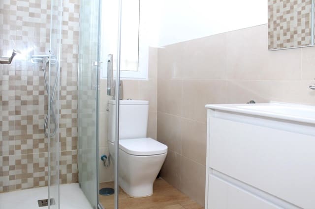 2 slaapkamer Flat te huur in Sevilla stad - € 850 (Ref: 9978949)
