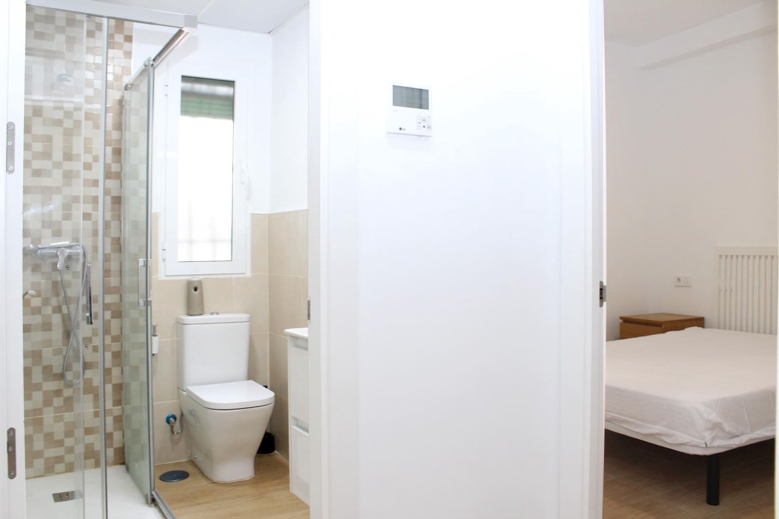 2 soveværelse Lejlighed til leje i Sevilla by - € 850 (Ref: 9978949)