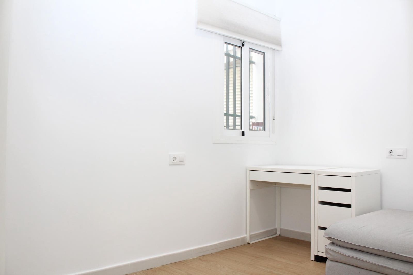 2 soveværelse Lejlighed til leje i Sevilla by - € 850 (Ref: 9978949)