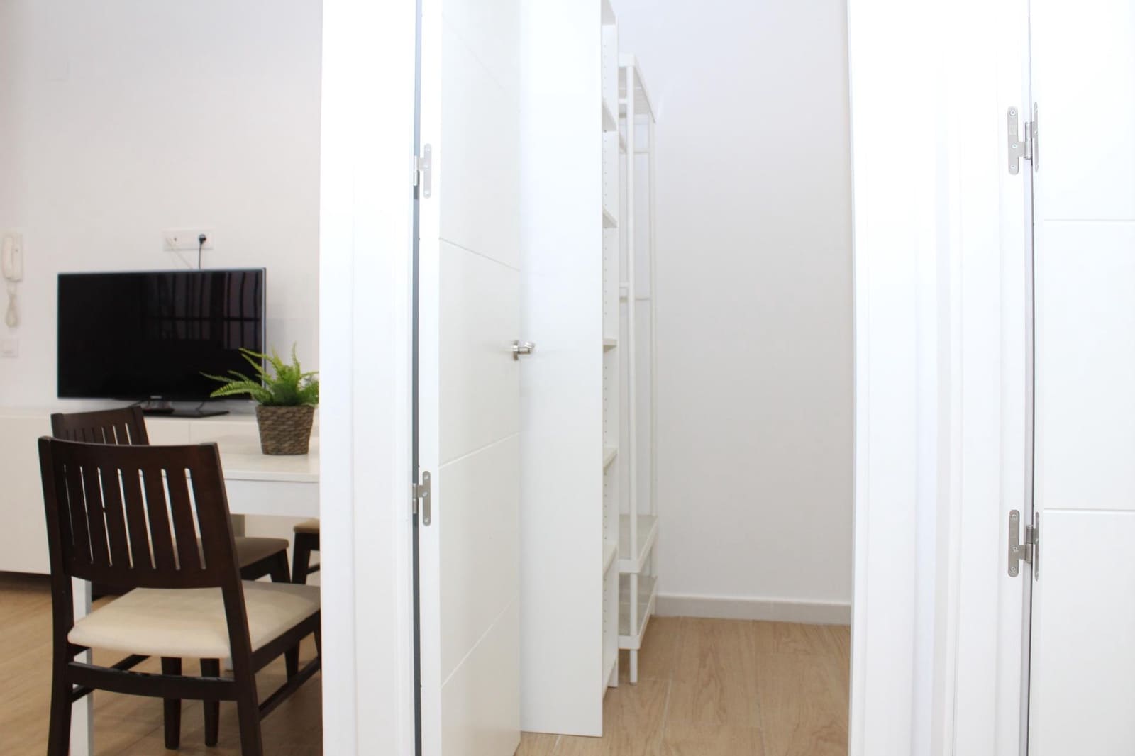 2 soveværelse Lejlighed til leje i Sevilla by - € 850 (Ref: 9978949)