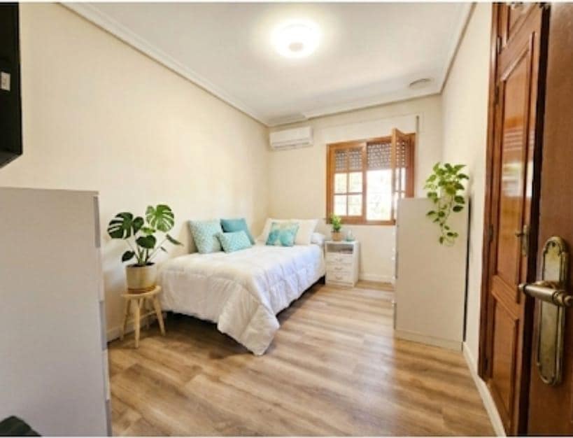 5 soverom Villa til salgs i Alcala de Guadaira med svømmebasseng - € 435 000 (Ref: 9978951)