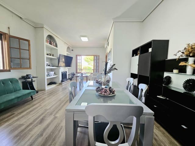 Chalet de 5 habitaciones en Alcalá de Guadaira en venta con piscina - 435.000 € (Ref: 9978951)