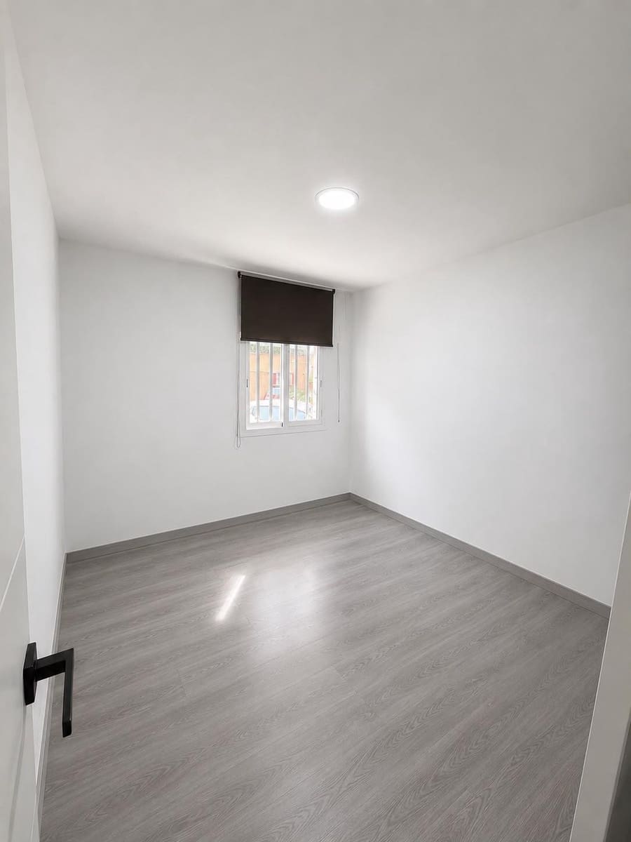 3 soverom Leilighet til salgs i Dos Hermanas - € 160 000 (Ref: 9983070)